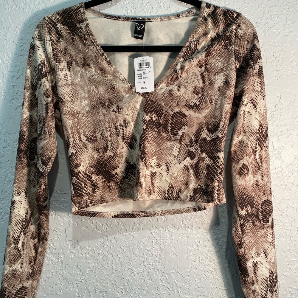 New with tags crop top